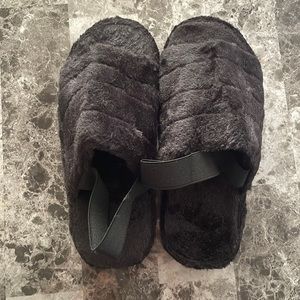 Black fur slippers